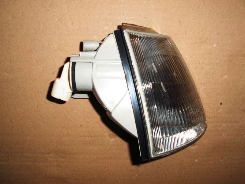RENAULT CLIO BLINKLEUCHTE VORN RECHTS TYP B/C 57 7700799758 BJ 1991